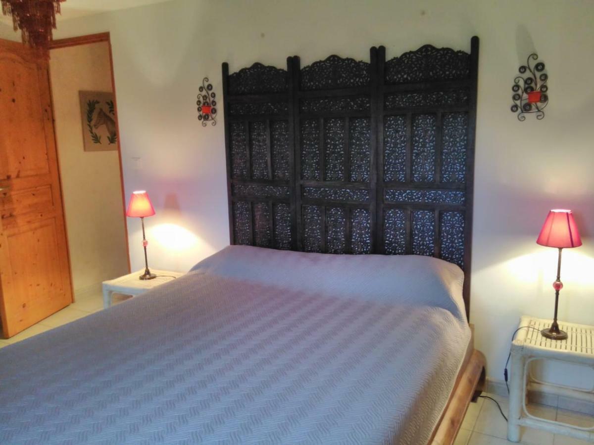 Le Coing La Guiltiere Exterior foto